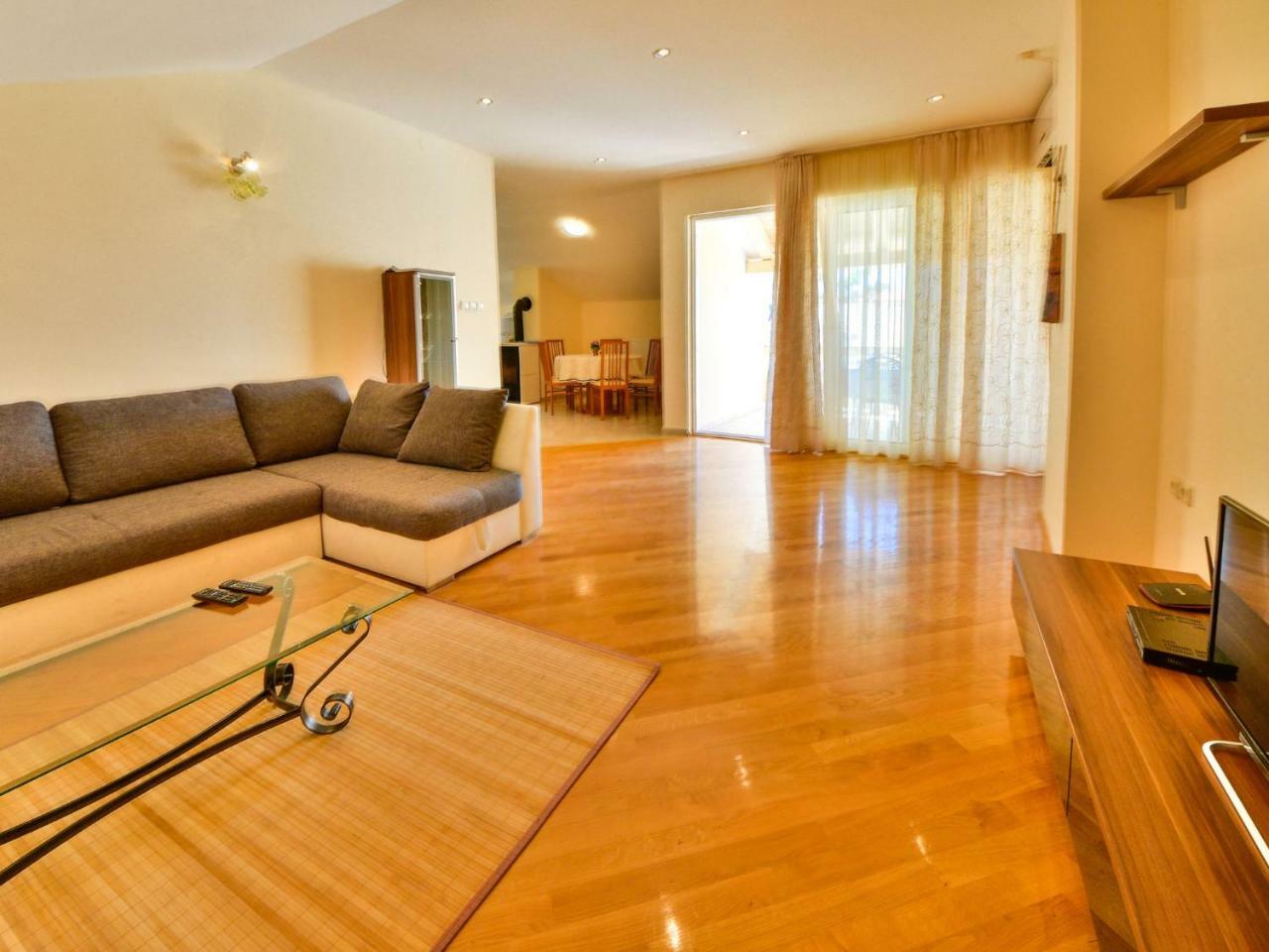 Apartment Olga-5 By Interhome Banjol Esterno foto